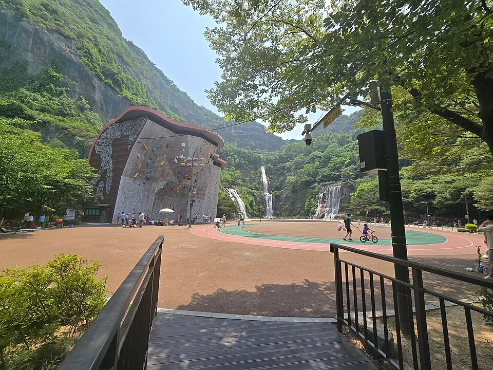 Yongma Falls Park